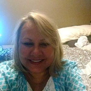 Meet your Posher, Connie